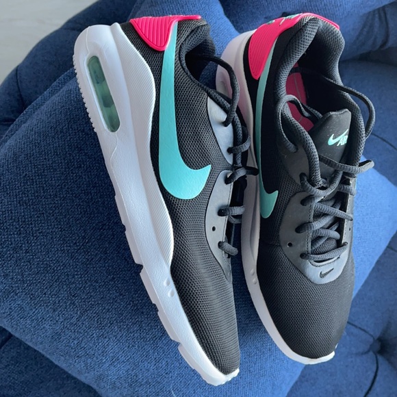 Nike Air Sneakers - Picture 2 of 5